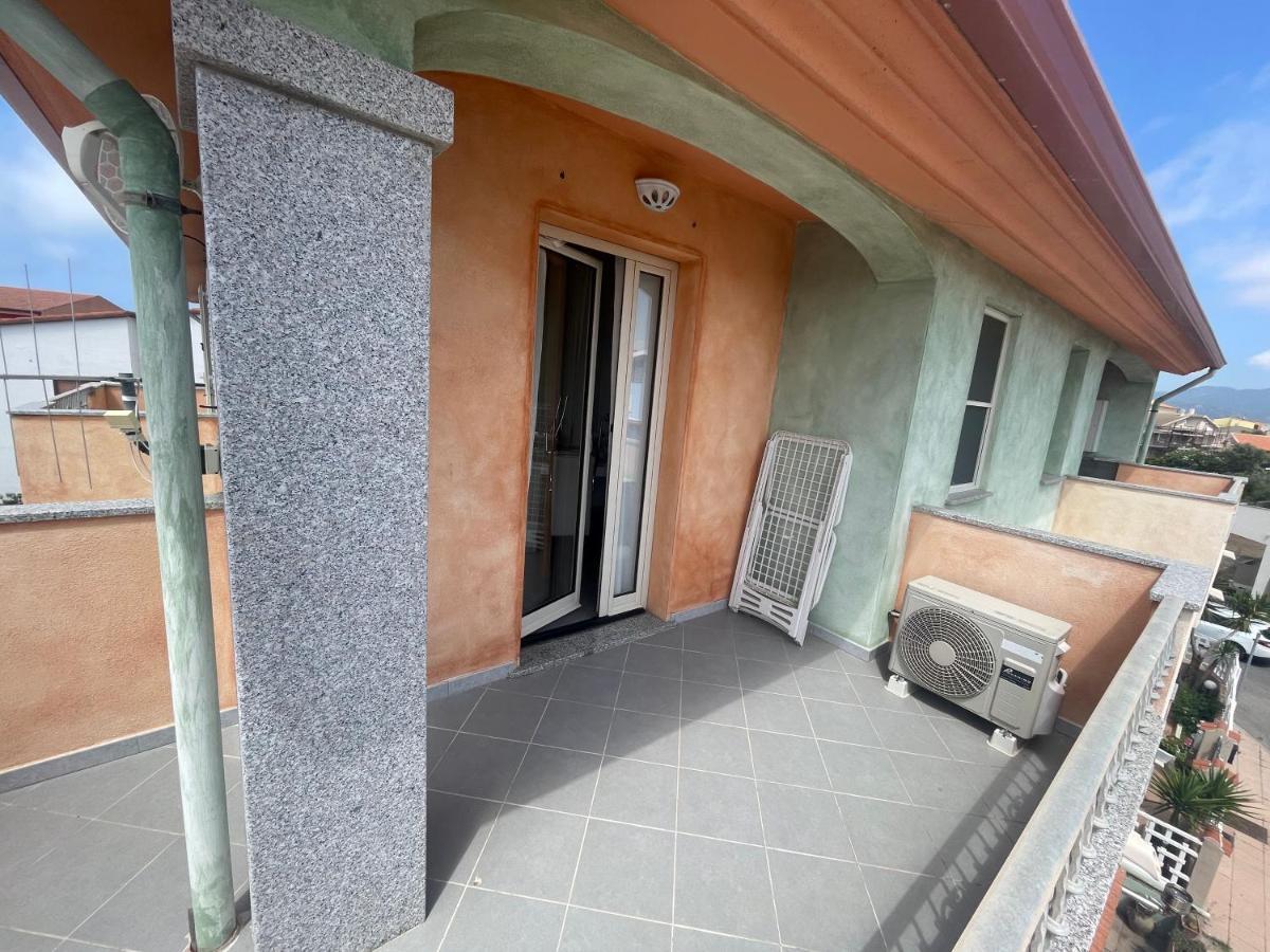 Apartamento Mansarda San Pietro Valledoria  Exterior foto